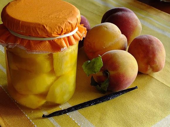 Brzoskwinie w waniliowym syropie