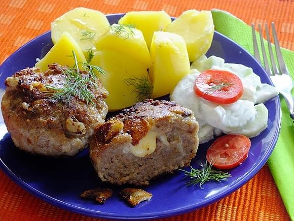 Kotlety z serem żółtym i pieczarkami