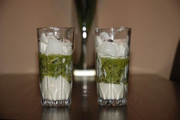Deser z kiwi