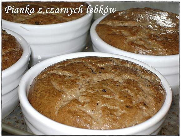 Pianka z czarnych łebków