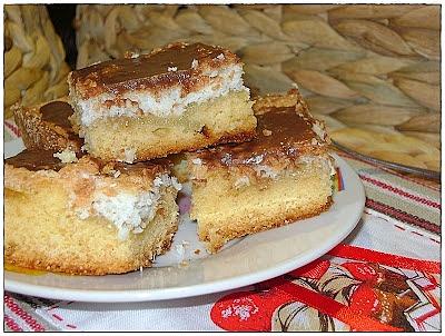 Proste ciasto z owocami - szybkie i łatwe w przygotowaniu