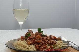 Spaghetti z mięsem mielonym i warzywami
