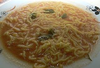Zupa pomidorowa z domowym makaronem