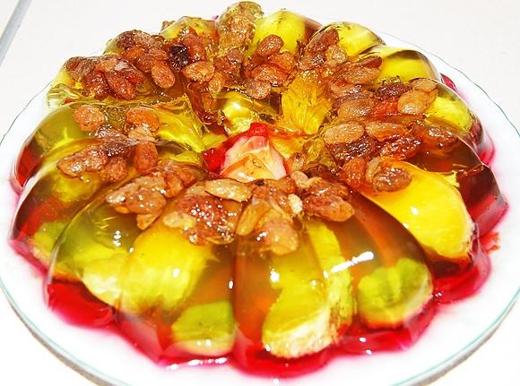 Babka z galaretek - kolorowa warstwowa słodkość z owocami i bakaliami