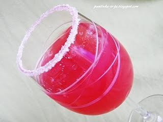 Różowa Pantera - lekki drink o pięknym kolorze, słodką otoczką