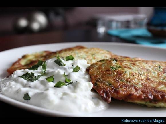 Placuszki z cukinii z sosem tzatziki