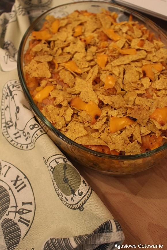 Makaronowa zapiekanka z tuńczykiem i nachosami
