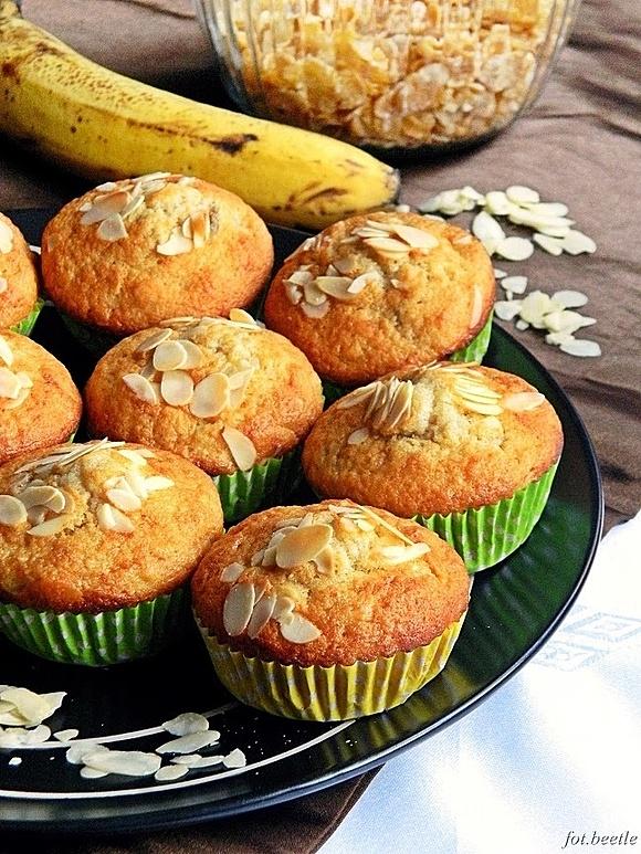 Muffiny bananowe z migdałami