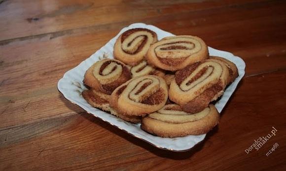 Cynamonkowe ciastka z cynamonem i masłem