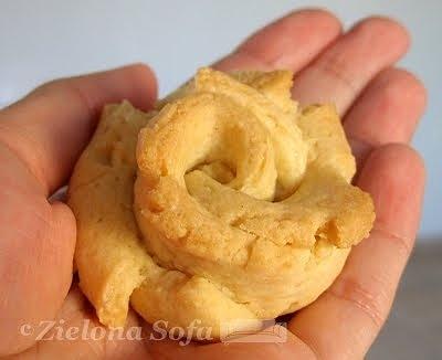 Kruche róże na urodziny i kwiatowe okazje