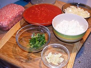 Włoskie danie z makaronu i mięsa - lasagne