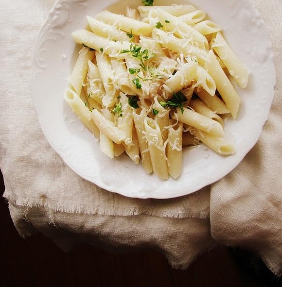 Penne ze szparagami i cytryną