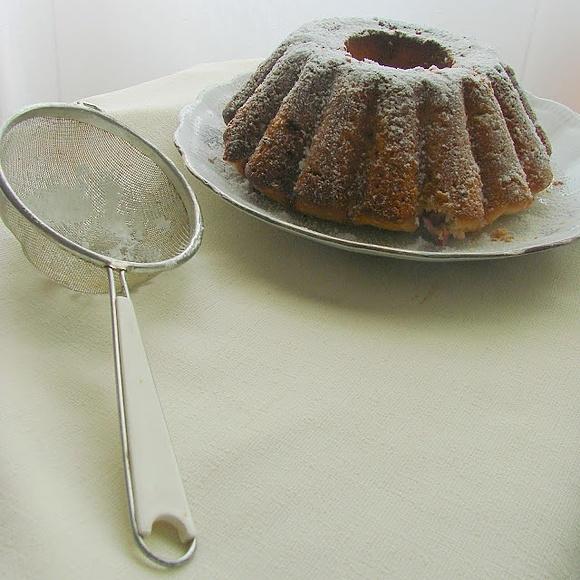 Cytrynowa babka z rabarbarem