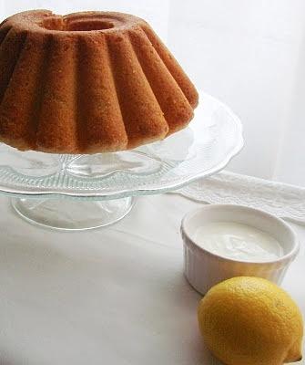 Babka cytrynowa z kwaśną śmietaną