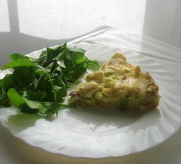 Tarta z porami, szynką parmeńską i jabłkami