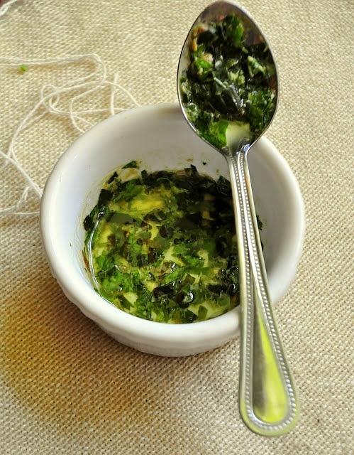 Salsa verde – aromatyczny sos ziołowy do ryb i mięsa