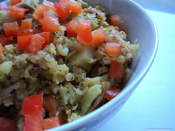 Quinoa z kurczakiem i warzywami