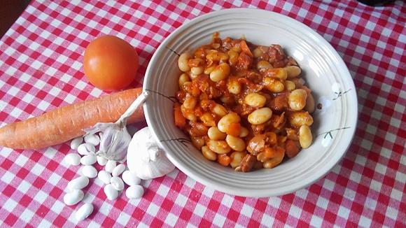 Fasola w sosie pomidorowym