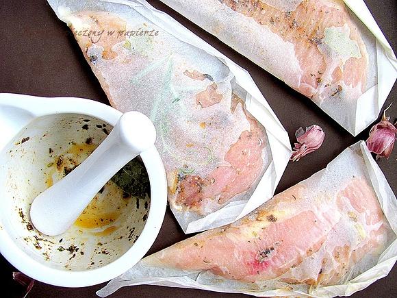 Kurczak smażony w papierze – zdrowe danie na obiad