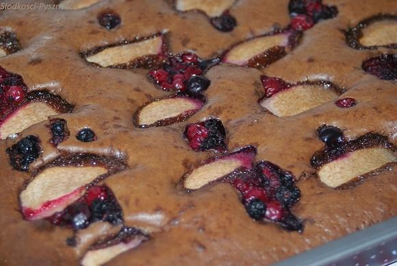 Brownie z porzeczką i gruszką