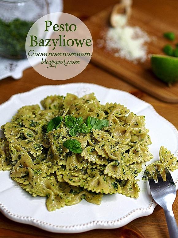 Domowe pesto bazyliowe z makaronem farfalle