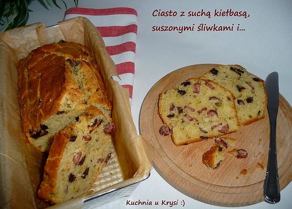 Ciasto z suchą kiełbasą i suszonymi śliwkami