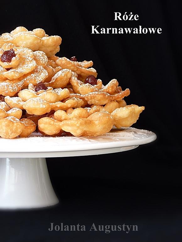 Róże karnawałowe - popularne ciastka smażone na tłusty czwartek