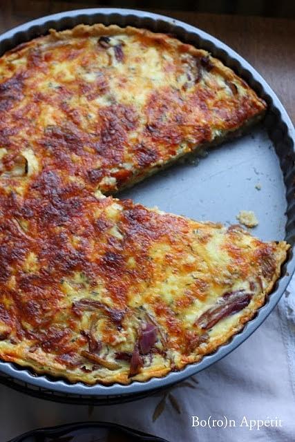 Tarta cebulowa z ziołami i octem balsamicznym