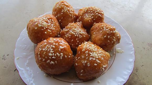 Loukoumades Greckie pączki słodkie przekąski tłusty czwartek