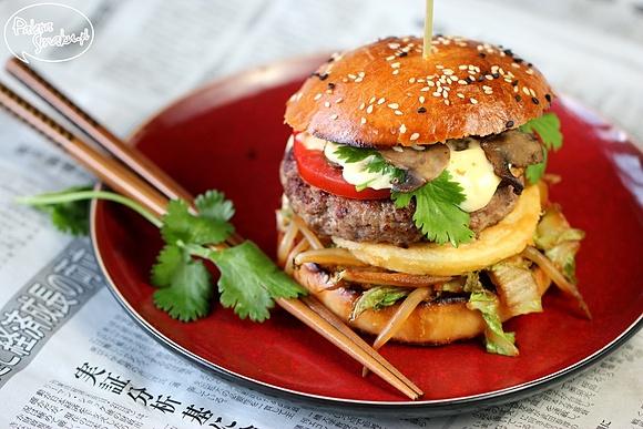 Domowy burger orientalny