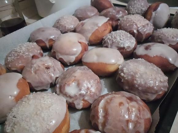 Pączki z dżemem i drożdżami