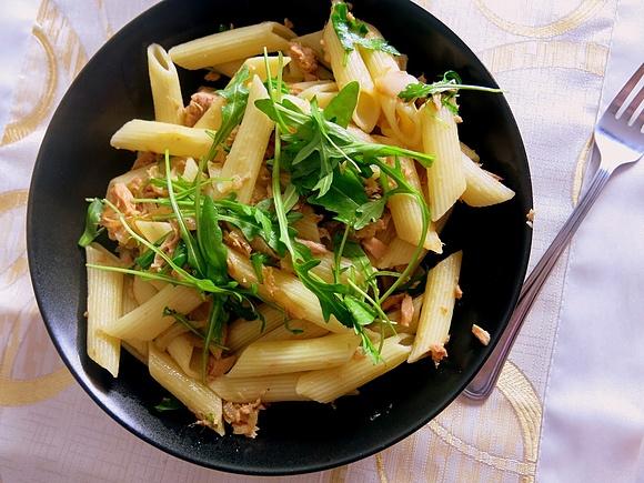 Penne z tuńczykiem i rukolą