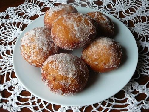 Pączki puszyste i okrąglutkie
