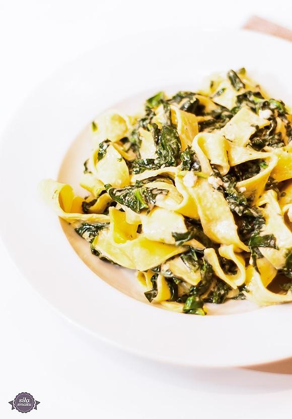 Tagliatelle ze szpinakiem i gorgonzolą