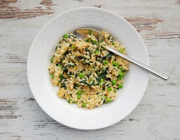 Risotto ze szpinakiem i groszkiem