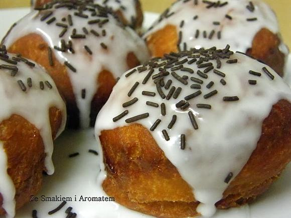 Pączki domowe z nadzieniem - przepis na tradycyjne pączki