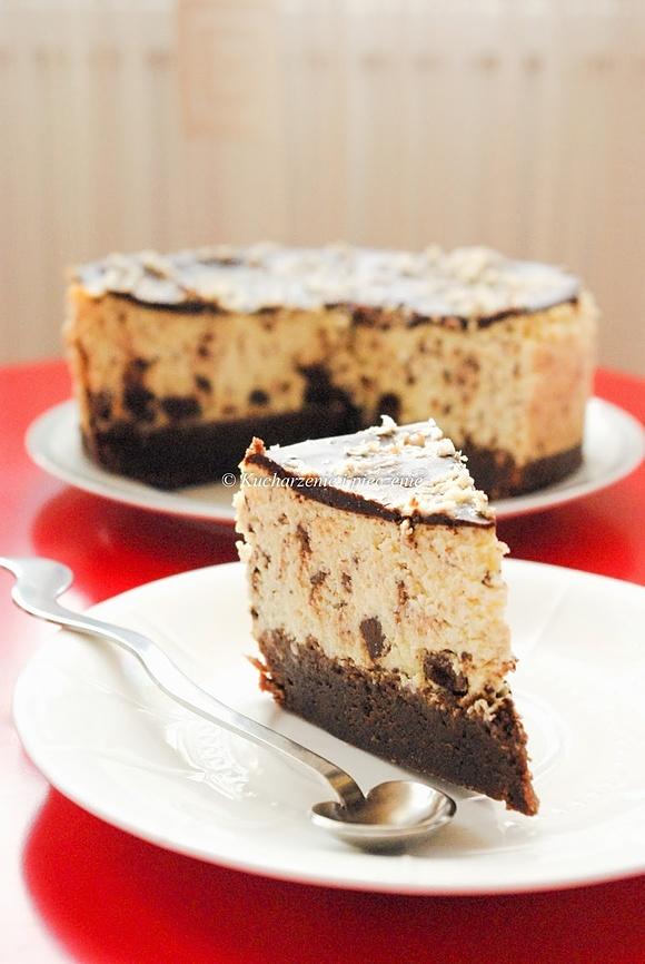 Sernik z czekoladą na spodzie brownies