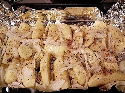 Pieczone ziemniaki z cebulą