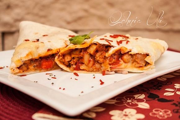 Fasolowe burrito z mieszanką fasol i cieciorki