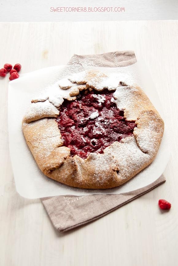 Orkiszowa galette z malinami