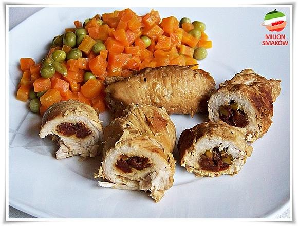 Roladki drobiowe z pistacjami i suszonymi pomidorami