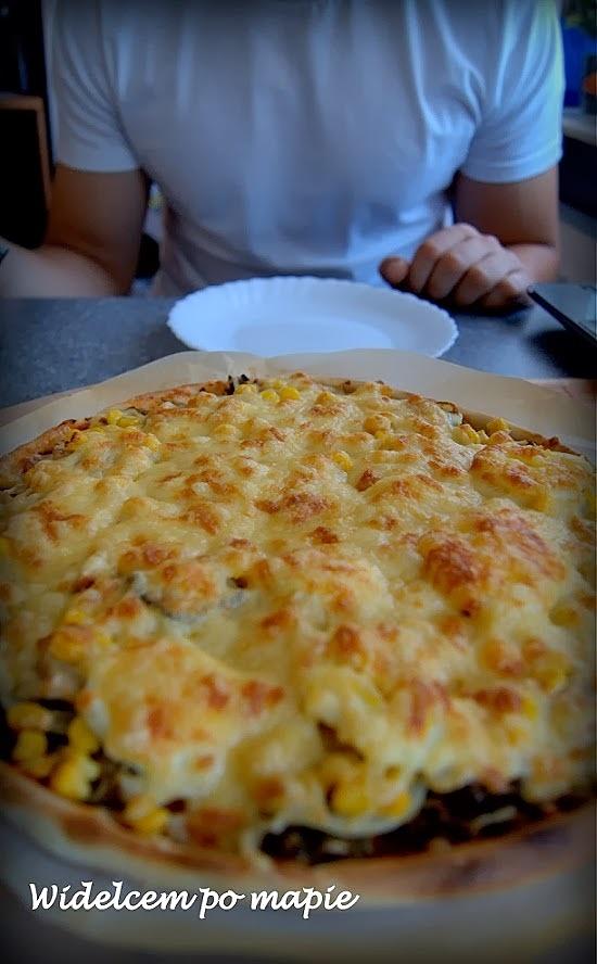 Szybkie i cienkie ciasto na pizzę