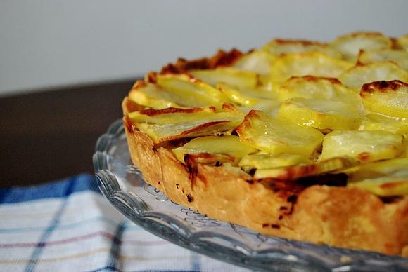 Tarta farmerska z kapustą i kiełbasą