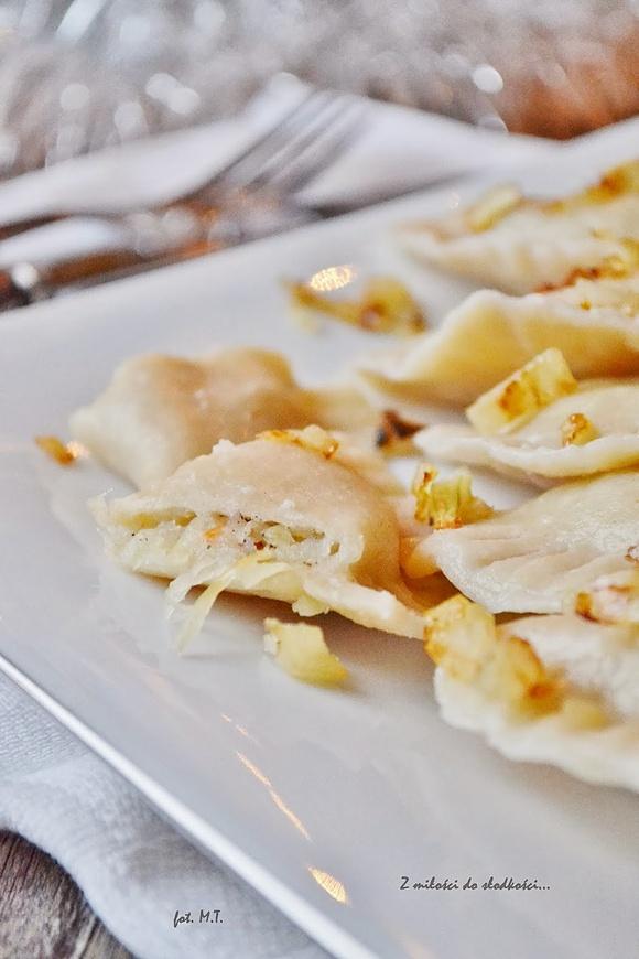 Pierogi z farszem kapuściano-ziemniaczanym