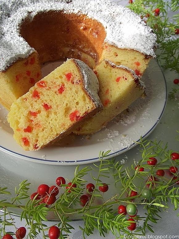 Wieniec z ricottą i kandyzowanymi czereśniami