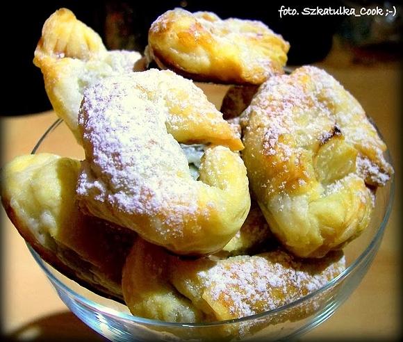 Koszyczki z płatkami róż na łatwiznę