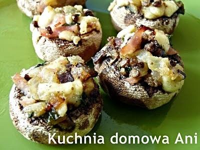 Pieczarki faszerowane z szynką i serem