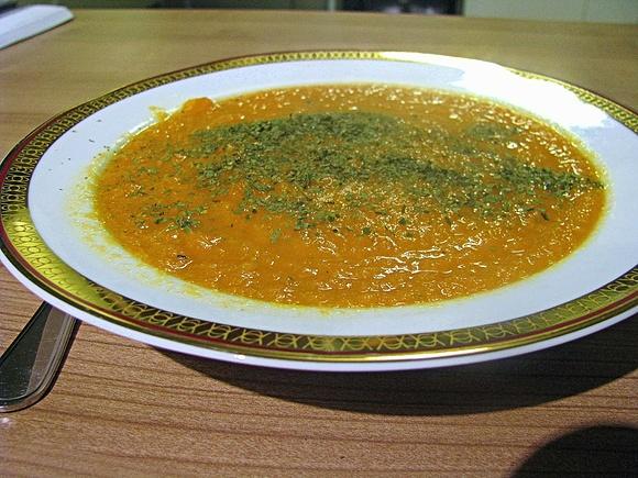 Pikantna zupa marchewkowa