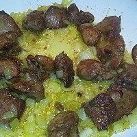 Wątróbka drobiowa z cebulką