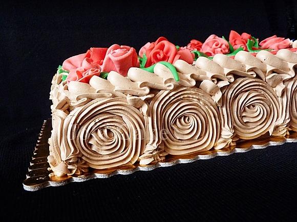 Tort kwiatowy czekoladowy